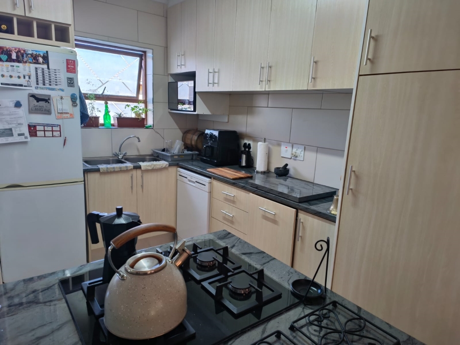 To Let 2 Bedroom Property for Rent in Table View Western Cape